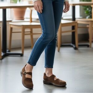 Dansko Fran Suede Mary Janes in Brown Suede Sz 38 Platform Comfortable